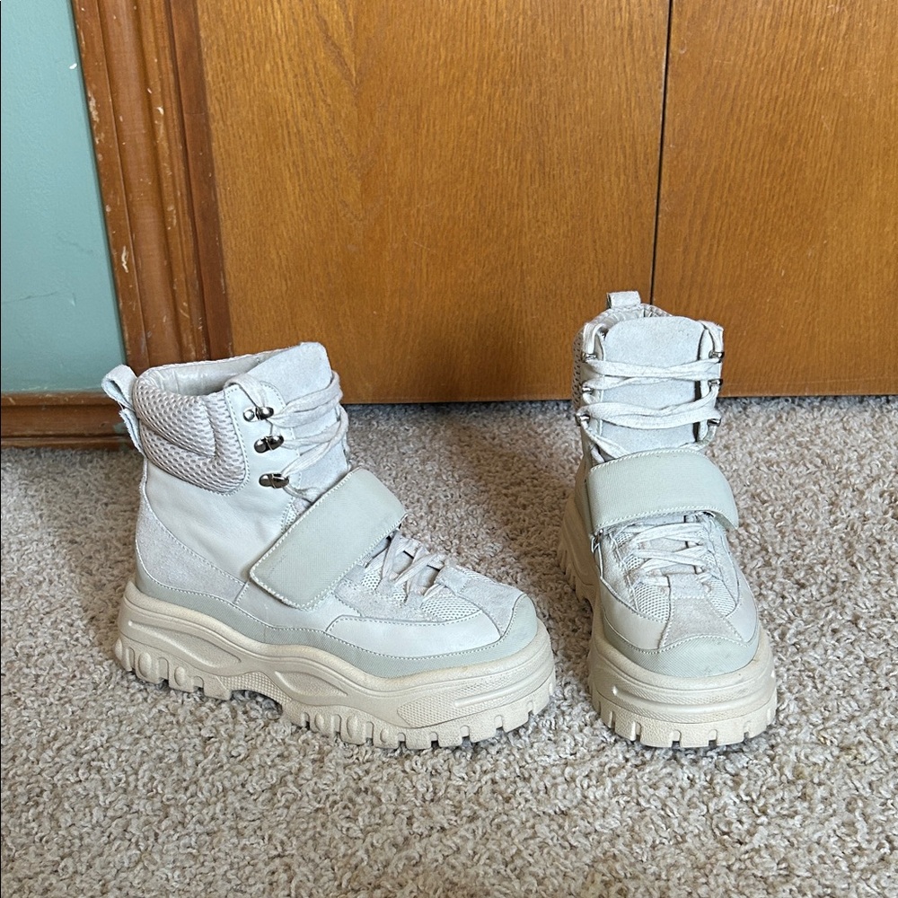 Jeffrey Campbell Cream Winter Boots